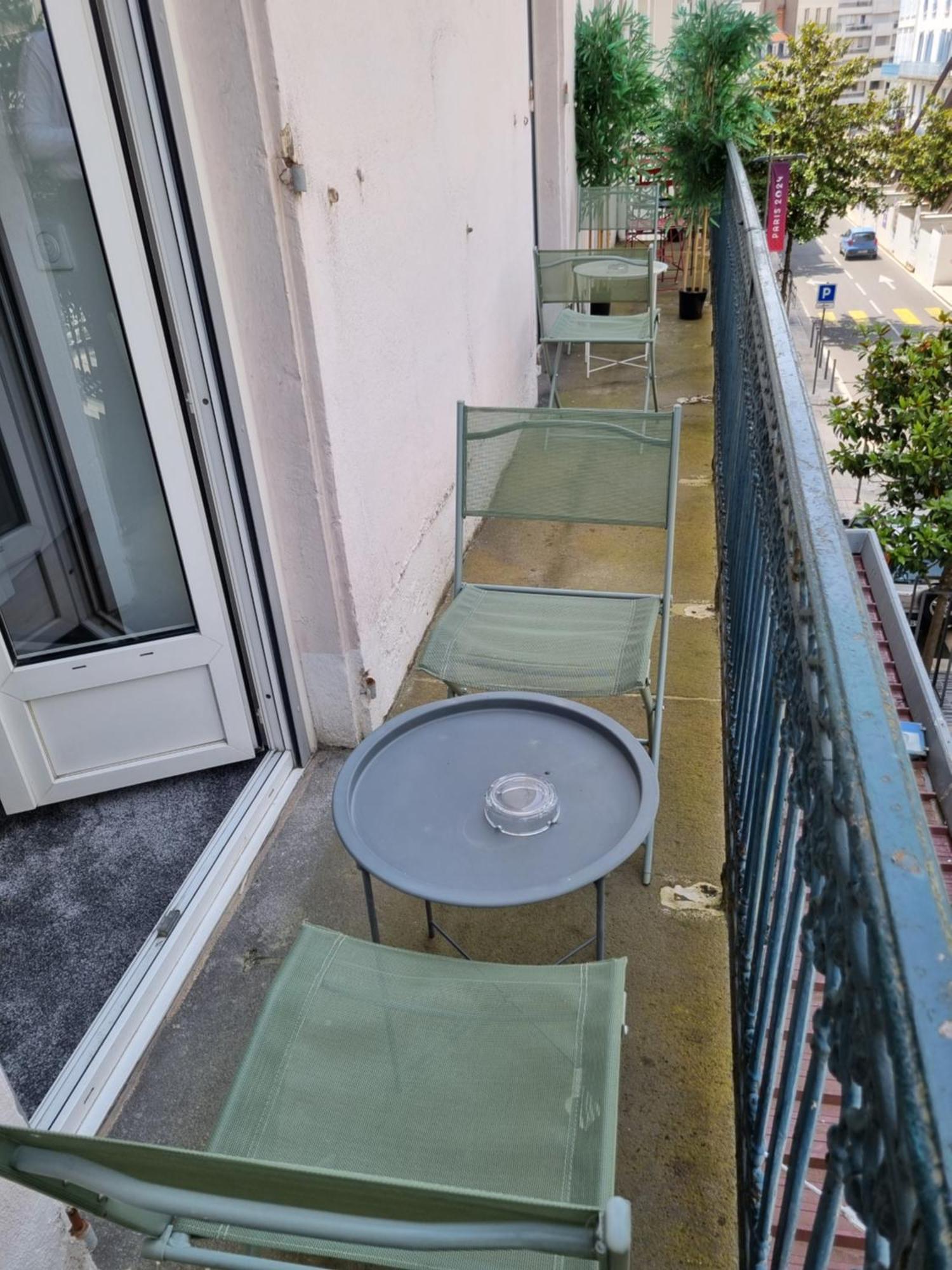 Hotel & Restaurant Le Patio ヴィシー エクステリア 写真